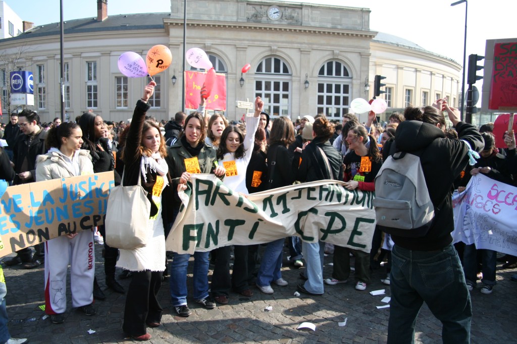 Студенческая демонстрация в Париже против CPE, 18 марта 2006 г. (архивное фото)